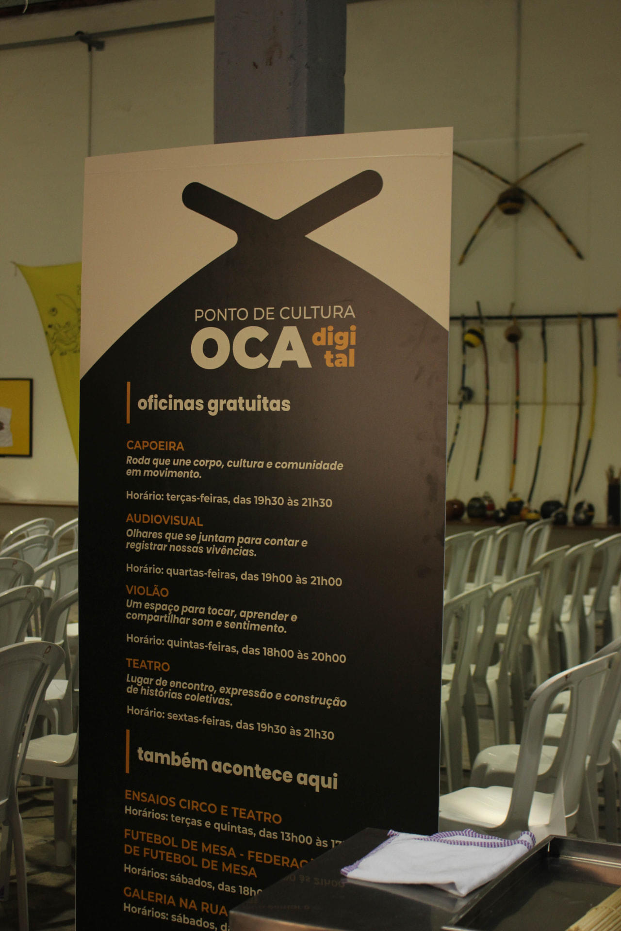 Painel de atividades da OcaDigital no espaço cultural